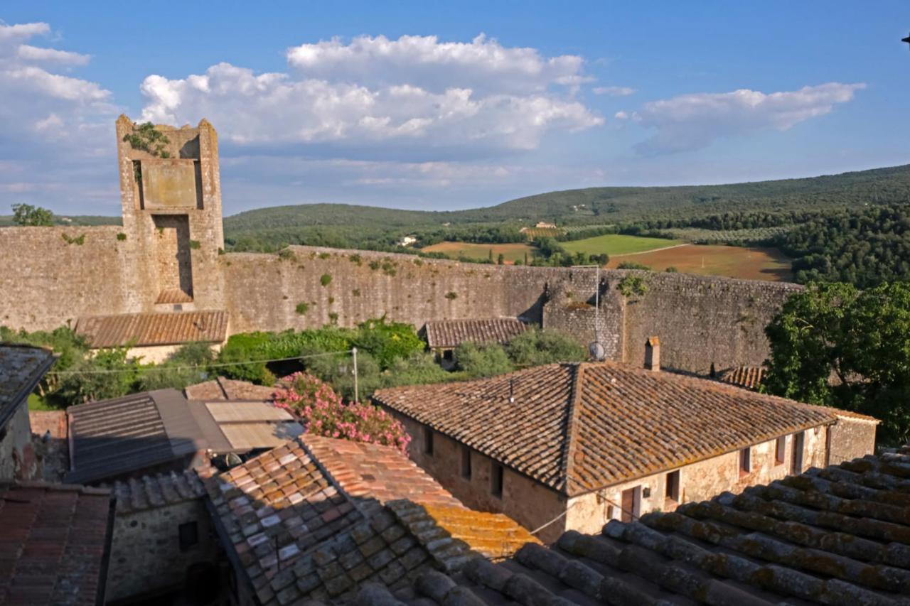 Rooms And Wine Al Castello Monteriggioni Exteriör bild