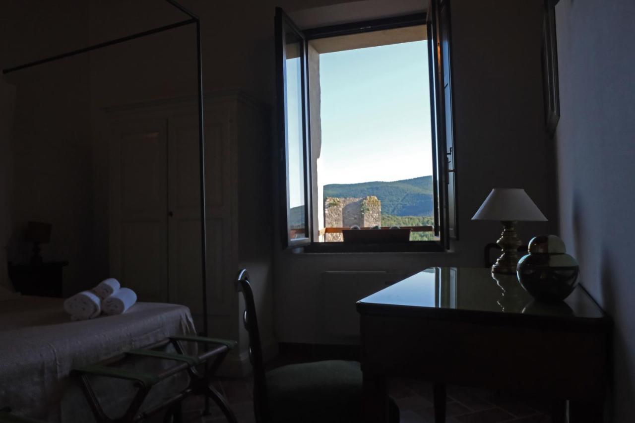 Rooms And Wine Al Castello Monteriggioni Exteriör bild