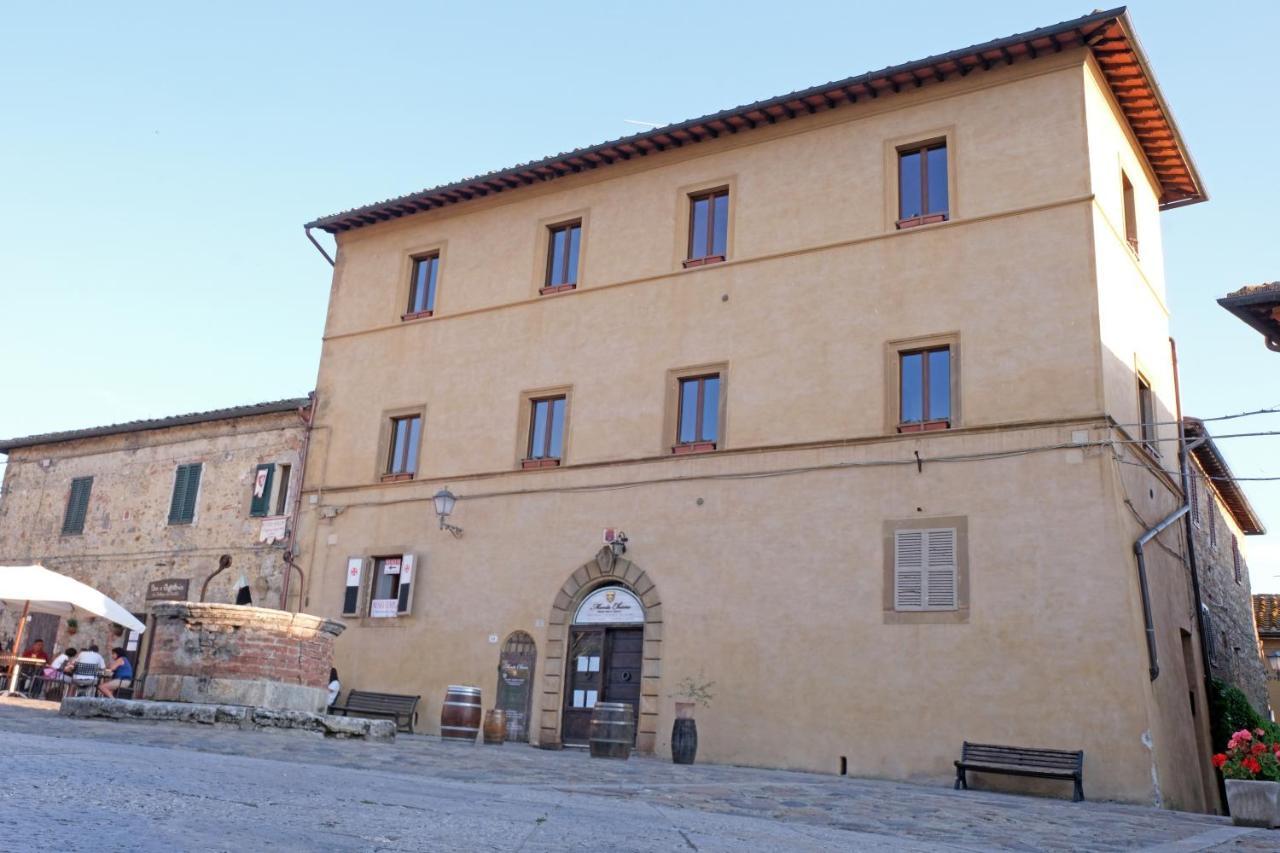Rooms And Wine Al Castello Monteriggioni Exteriör bild