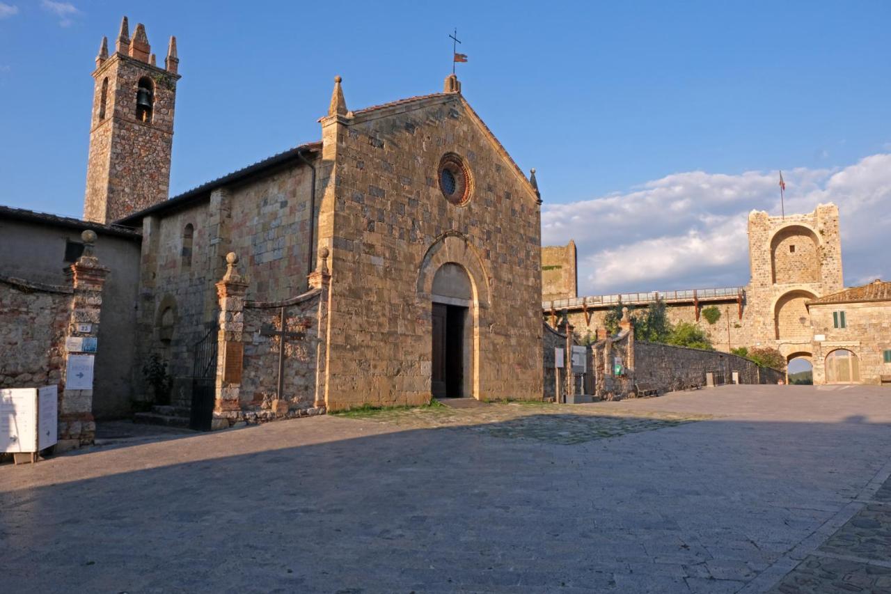 Rooms And Wine Al Castello Monteriggioni Exteriör bild