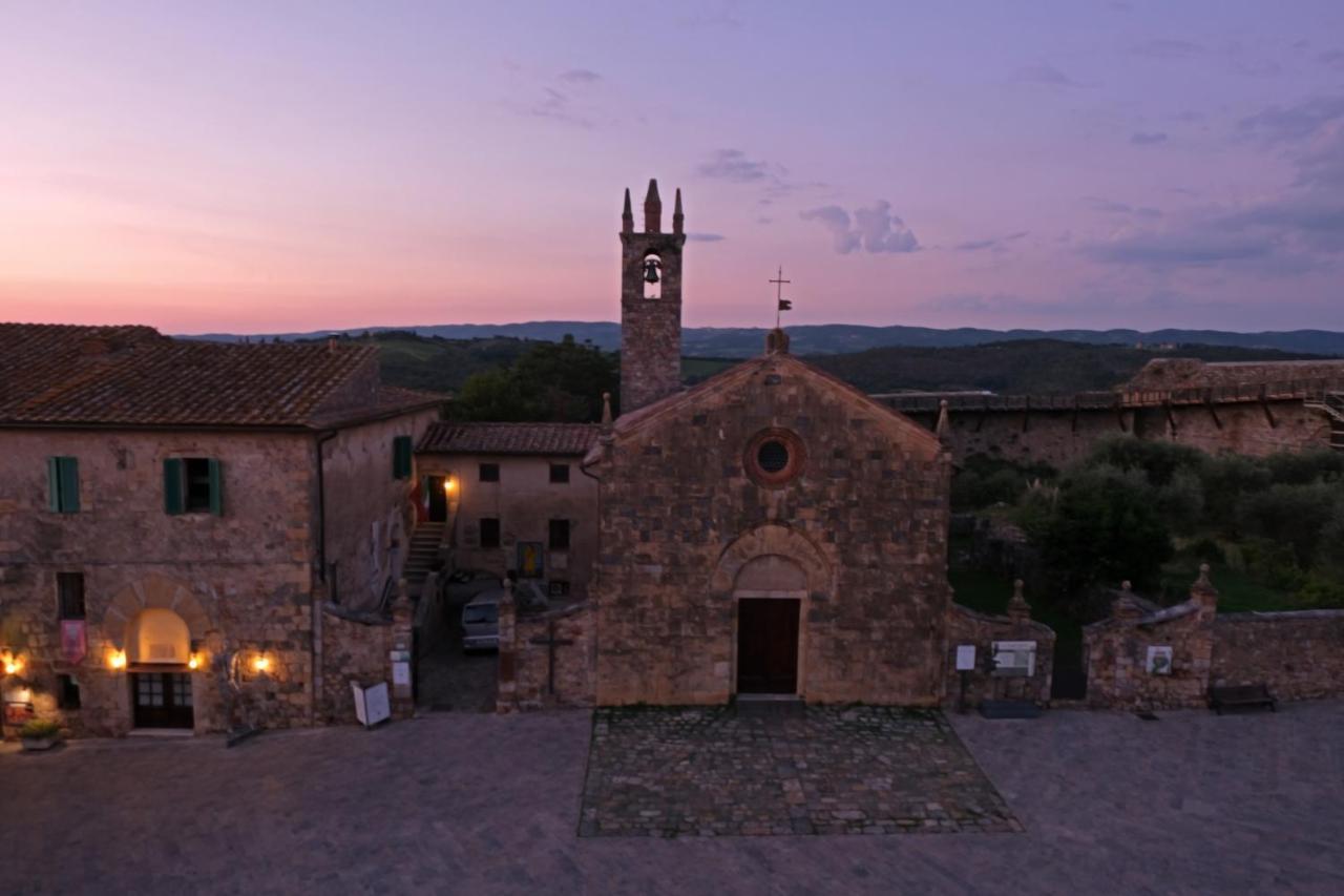 Rooms And Wine Al Castello Monteriggioni Exteriör bild