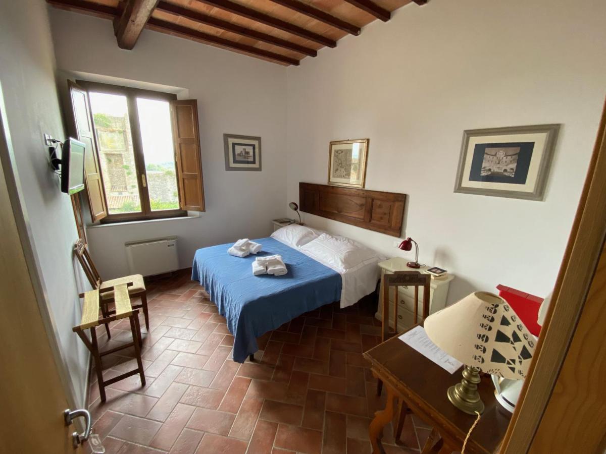 Rooms And Wine Al Castello Monteriggioni Exteriör bild