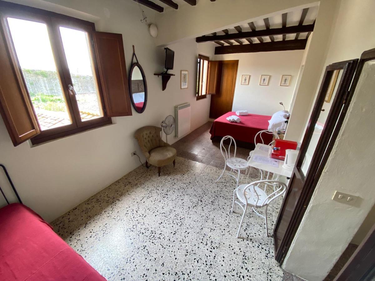 Rooms And Wine Al Castello Monteriggioni Exteriör bild