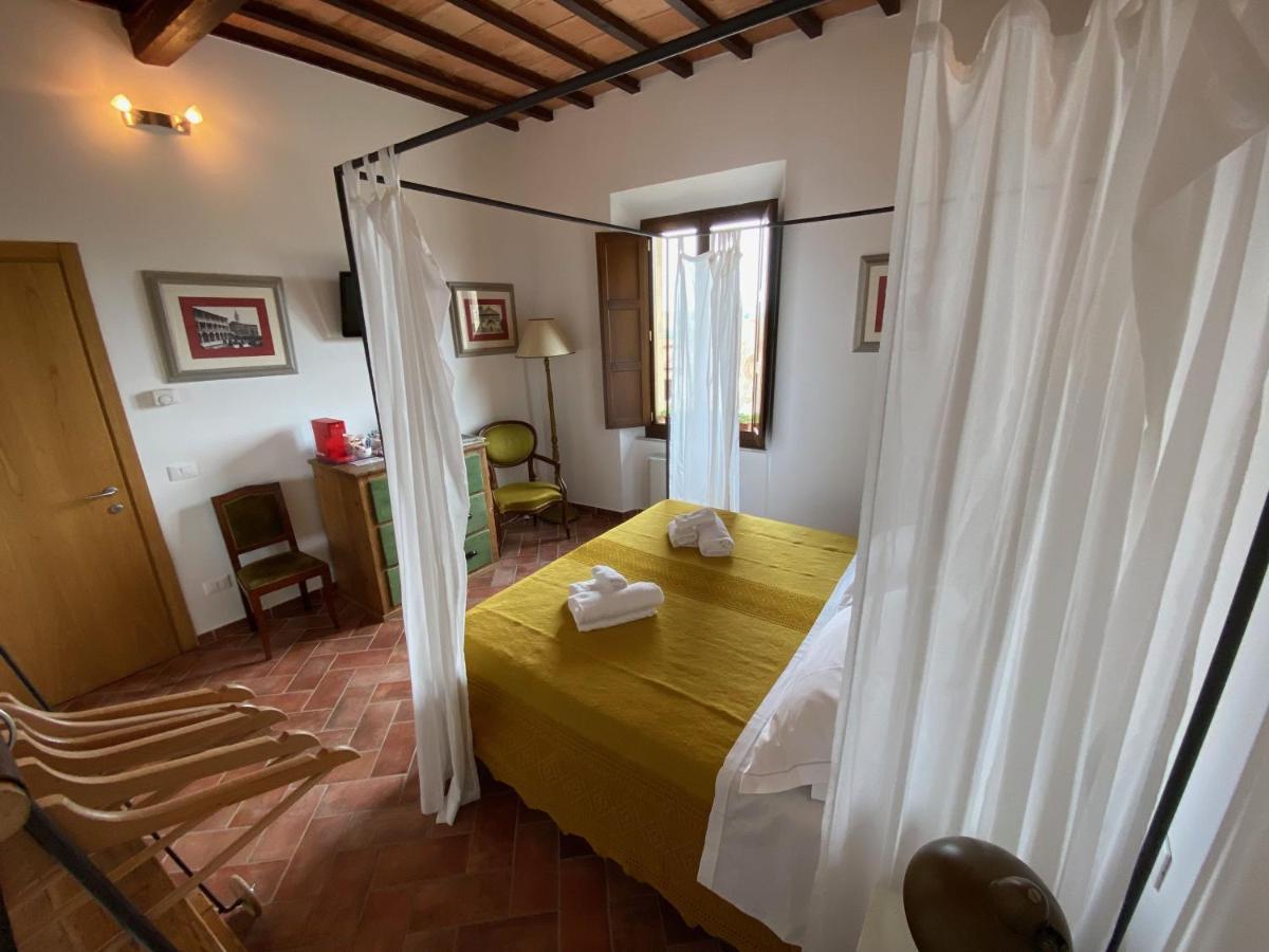 Rooms And Wine Al Castello Monteriggioni Exteriör bild
