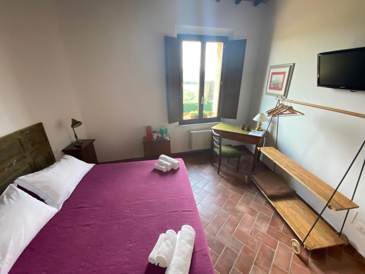 Rooms And Wine Al Castello Monteriggioni Exteriör bild