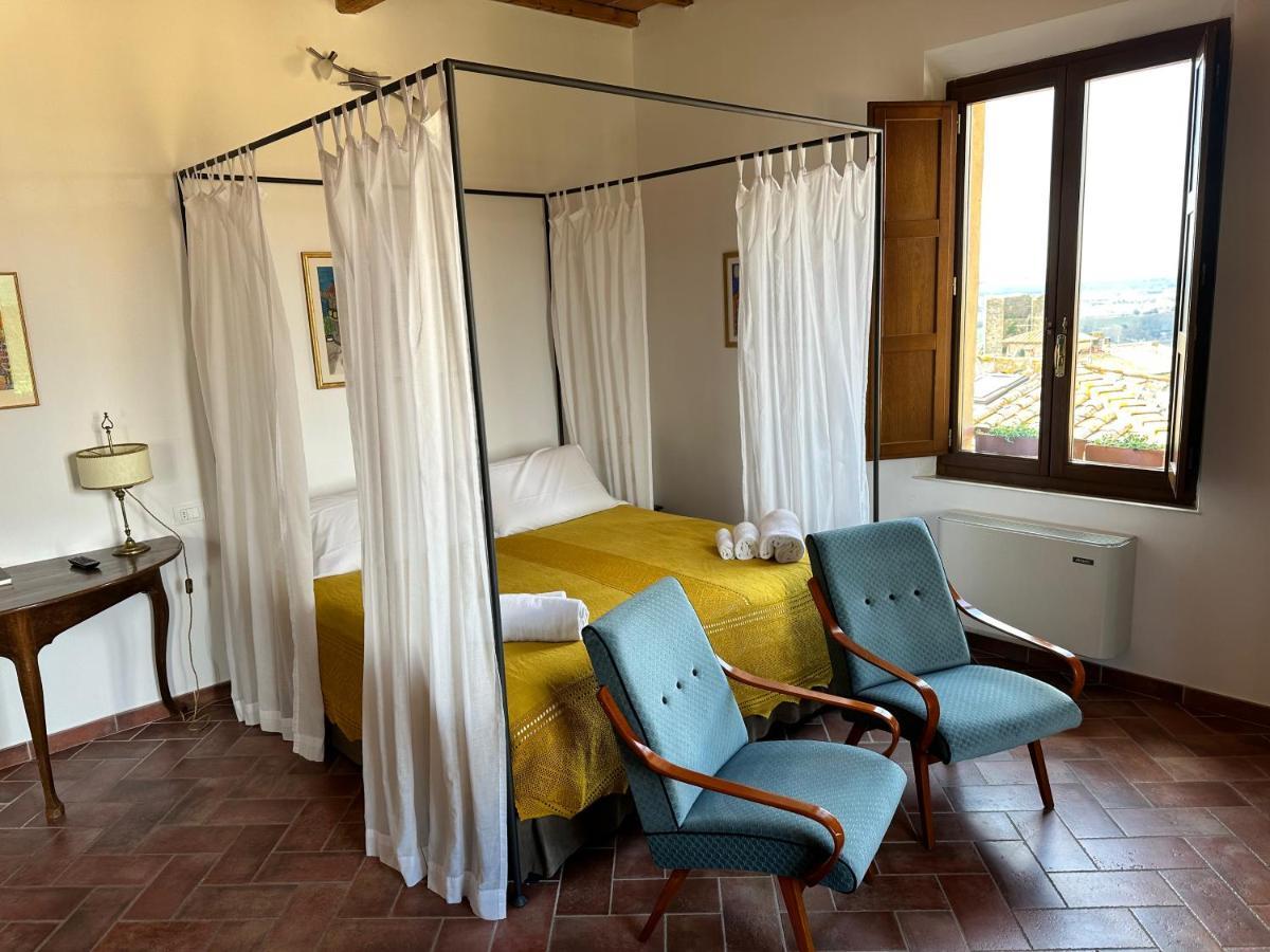 Rooms And Wine Al Castello Monteriggioni Exteriör bild