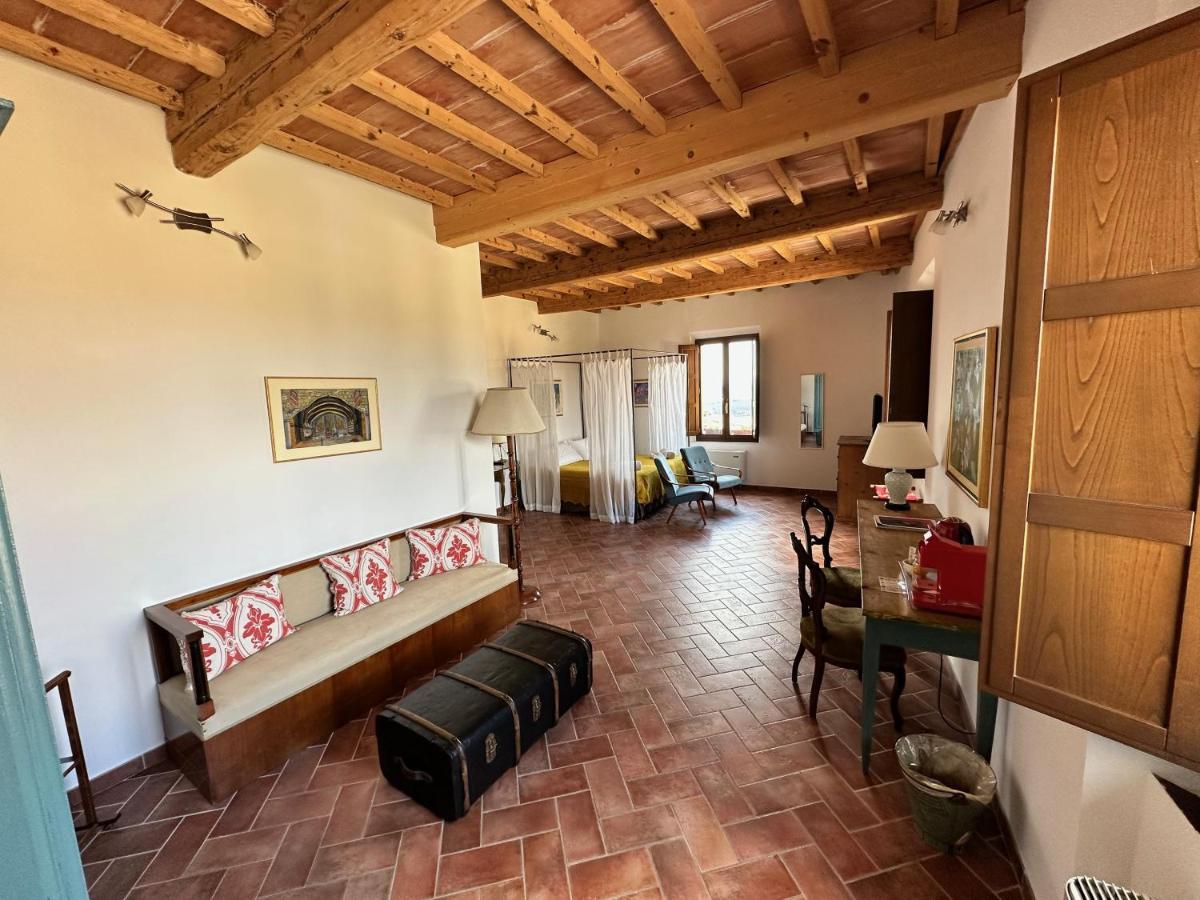 Rooms And Wine Al Castello Monteriggioni Exteriör bild